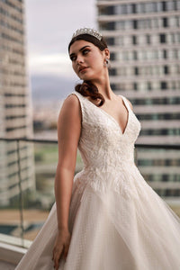 May V Yaka File Dantelli Gelinlik - The Bride's Bliss